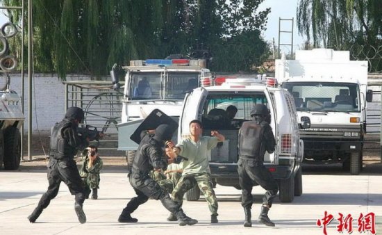 Anti-terror drill in Xinjiang